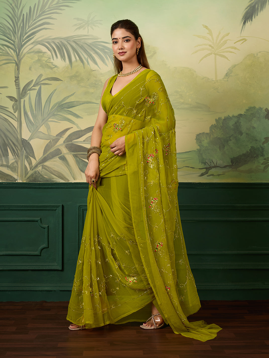 Tanmira Designer Chiffon Saree with Traditional Look & Cutdana Work