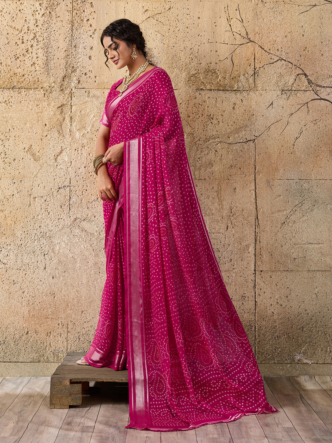 Tanmira New Beautiful Light Weight Chiffon Bandhani Print Saree STL