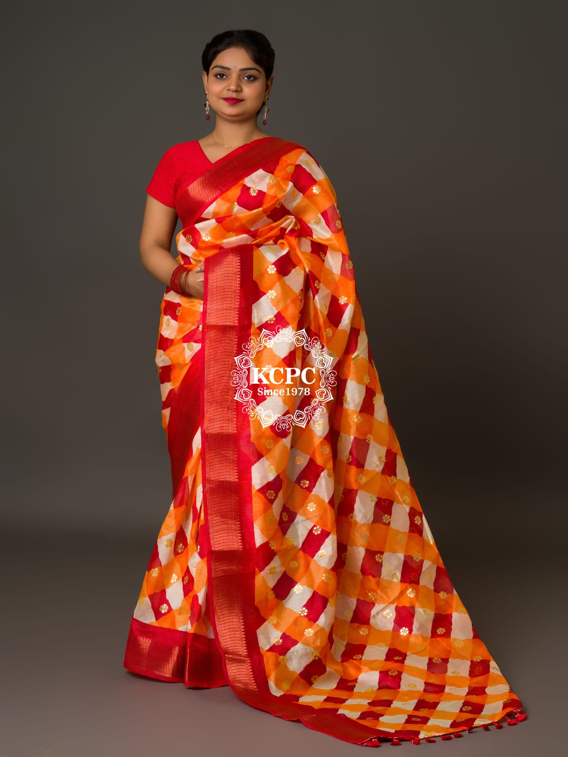 Tanmira Originals Latest Bandhani Come Leheriya Exclusive Banarasi Border Saree with gold foil work