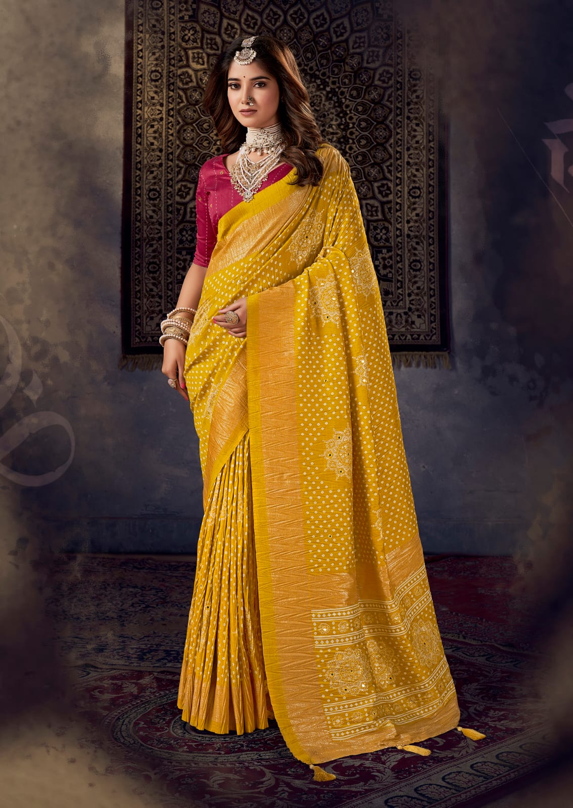 Tanmira New Beautiful Cotton Silk Plastic Mirror Work Saree