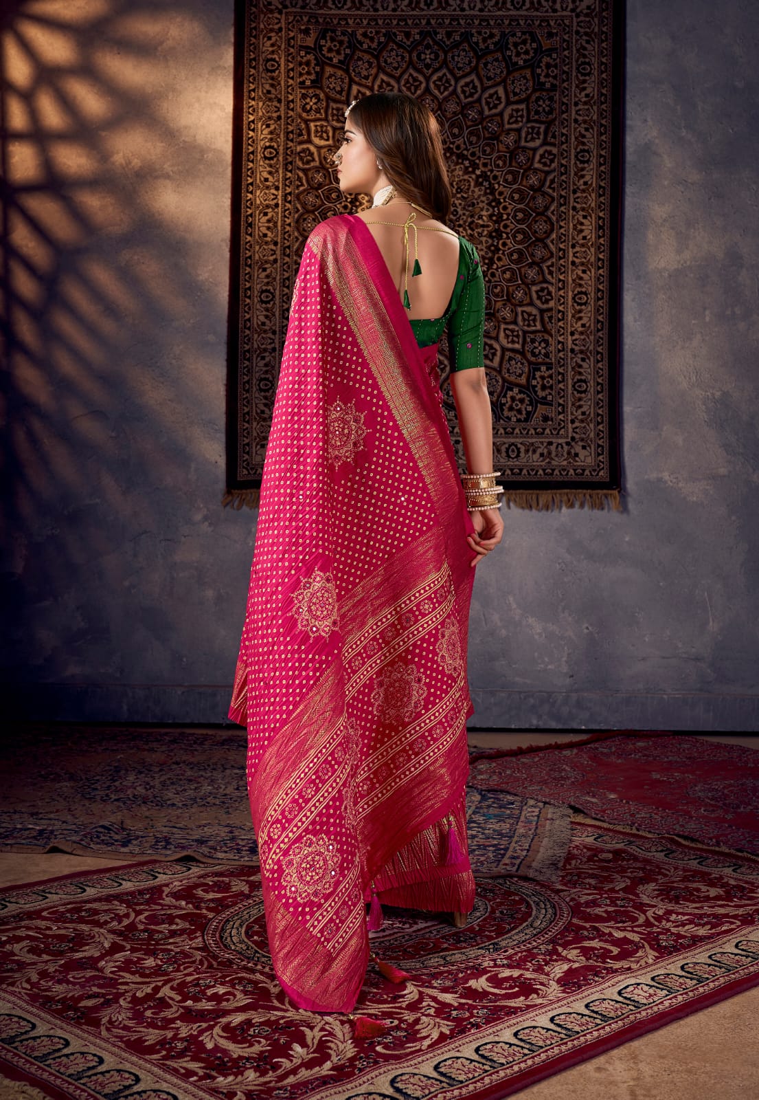 Tanmira New Beautiful Cotton Silk Plastic Mirror Work Saree