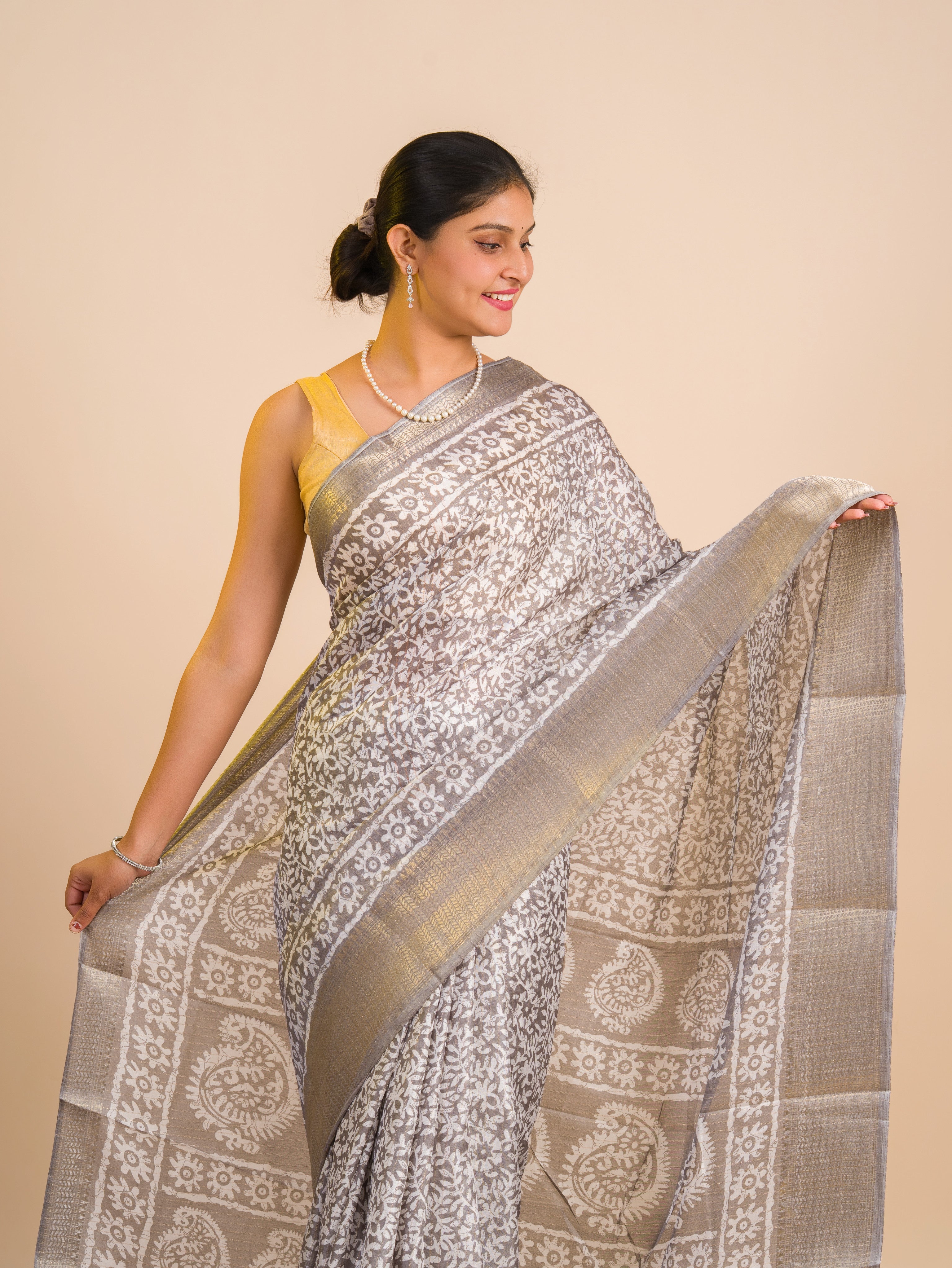 By New Arrival Cotton Silk Batik Printed With Zari Border Work Saree