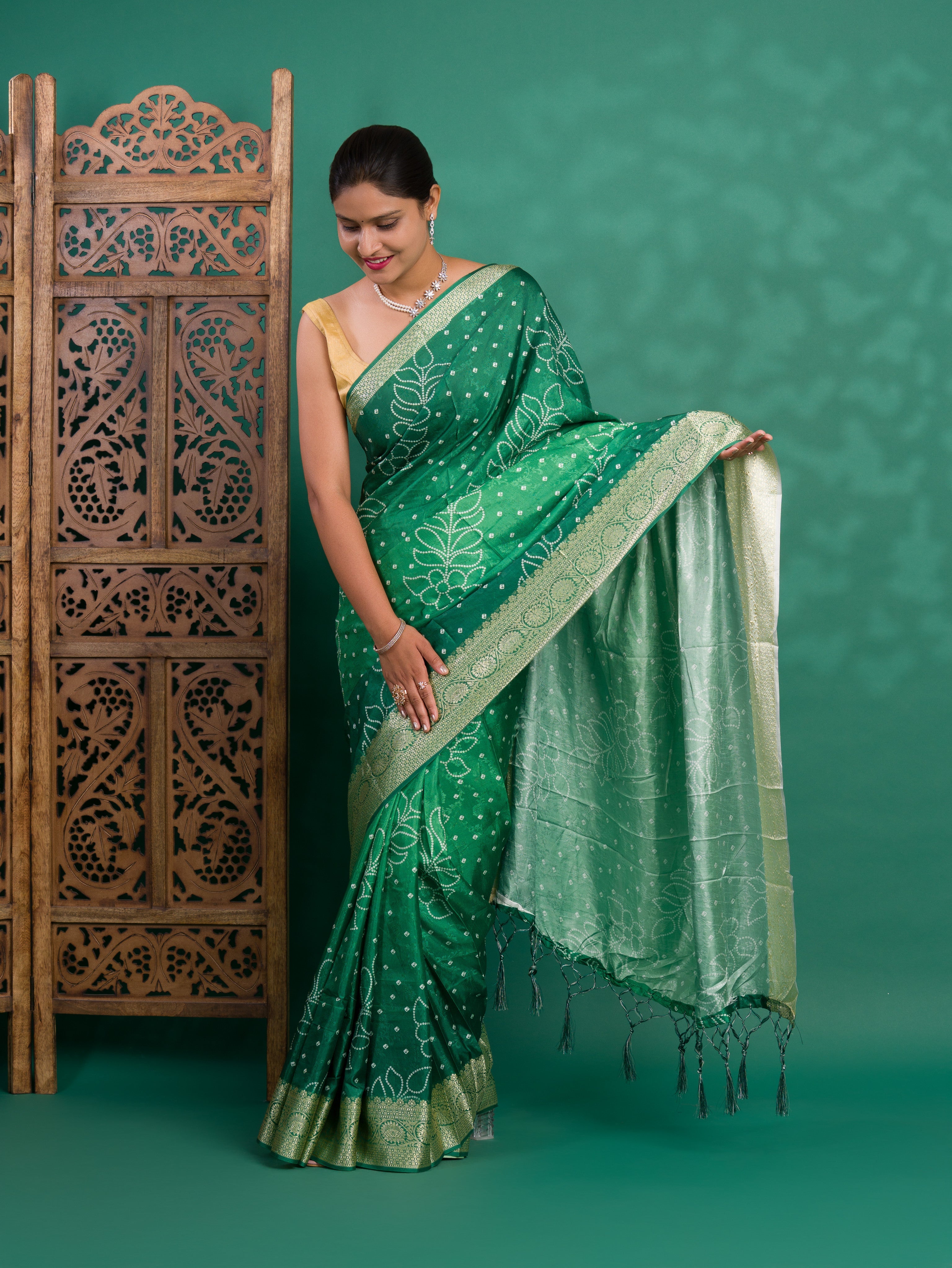 Tanmira New Beautiful Dola Silk Bandhani Style With Zari border Saree GAN