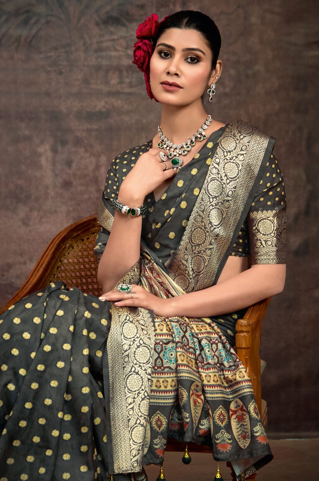 Tanmira New Beautiful Munga Silk Printed Style With Zari Weaving Border Work Saree STR