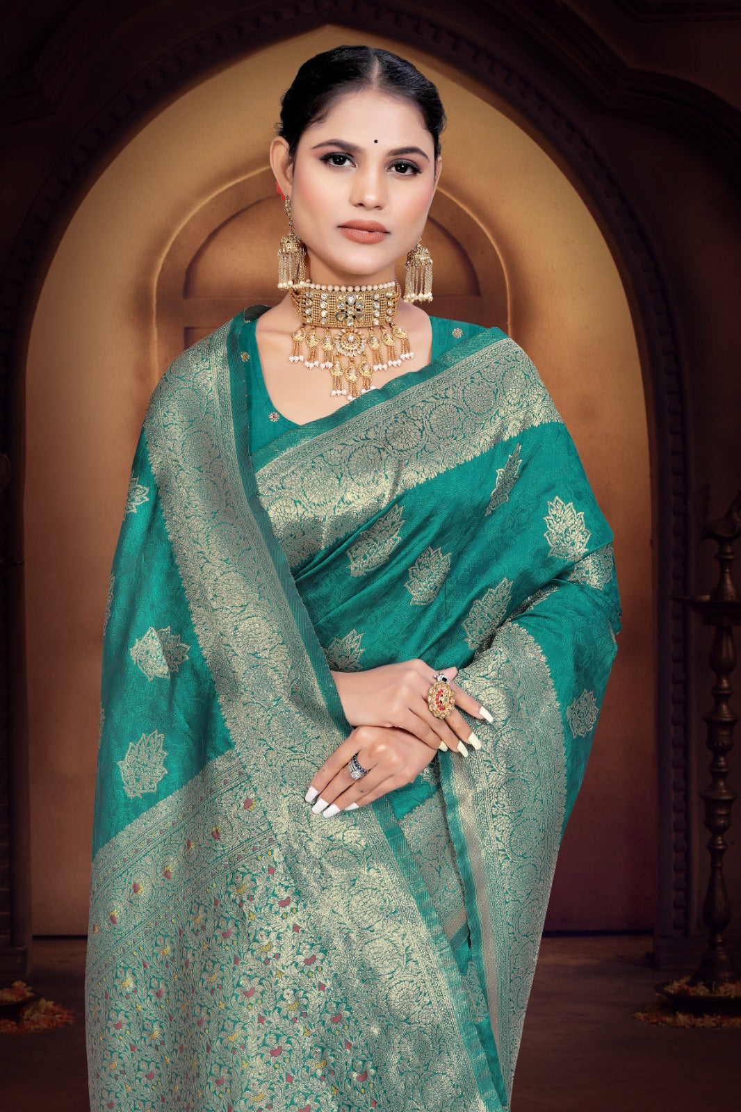 Tanmira New Dola Silk Banarasi Saree with Classic Zari Weaving Palu DC