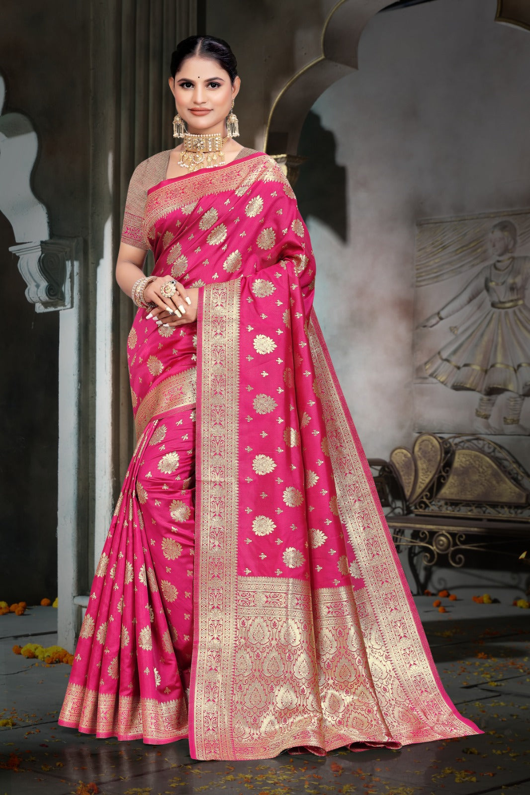 Tanmira Rich Banarasi Dola Silk with Zari Detailing Finish Saree DC