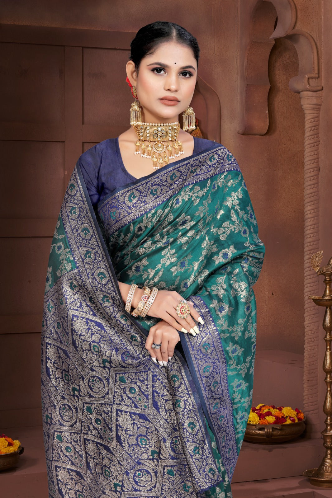 Tanmira Dola silk Banarasi Saree with Rich Zari Weaving Saree DC