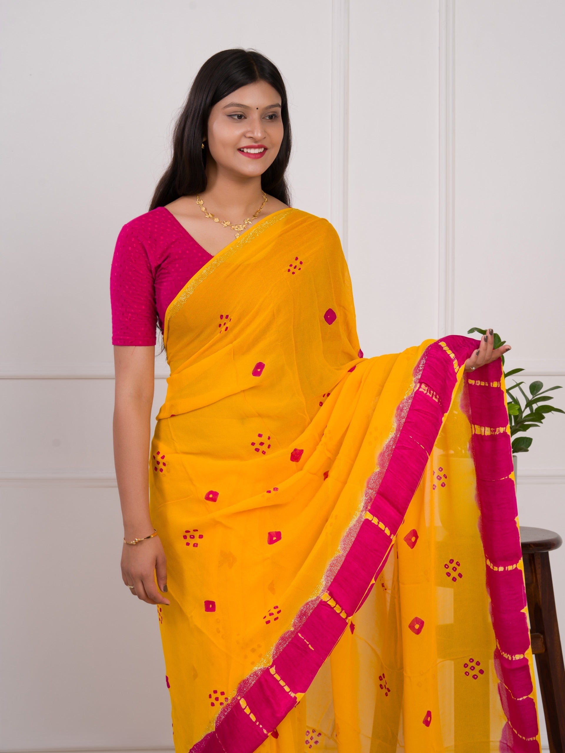 Tanmira New Beautiful Pure Georgette Gulti Bandhej Satin Patta Border Saree RTK