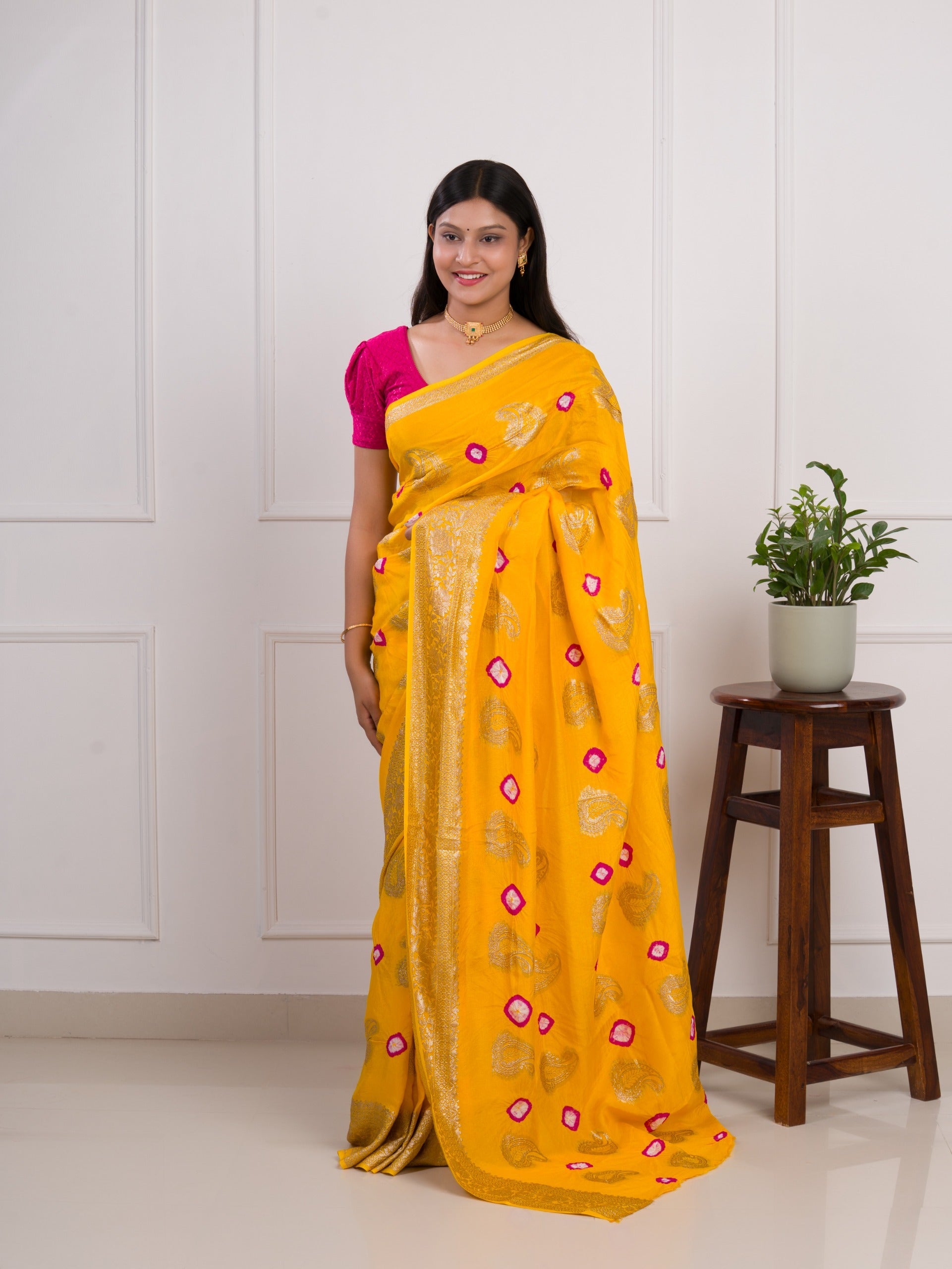 Tanmira Special New Dola Silk Bandhani Zari Weaving Work Saree RTK