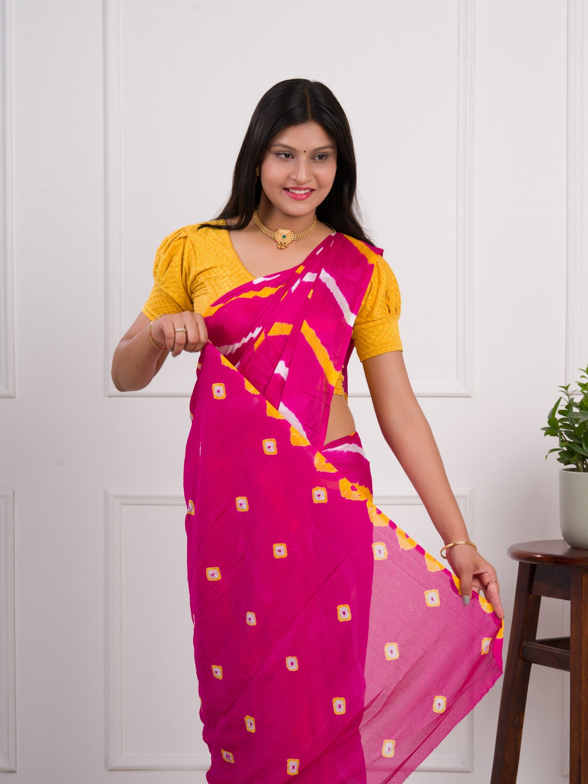 Tanmira New Jaipuri Traditional Chinon Bandhani Saree Rani