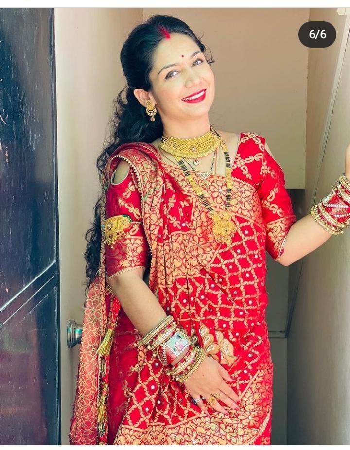 trending mirror work saree in bandhani pattern
