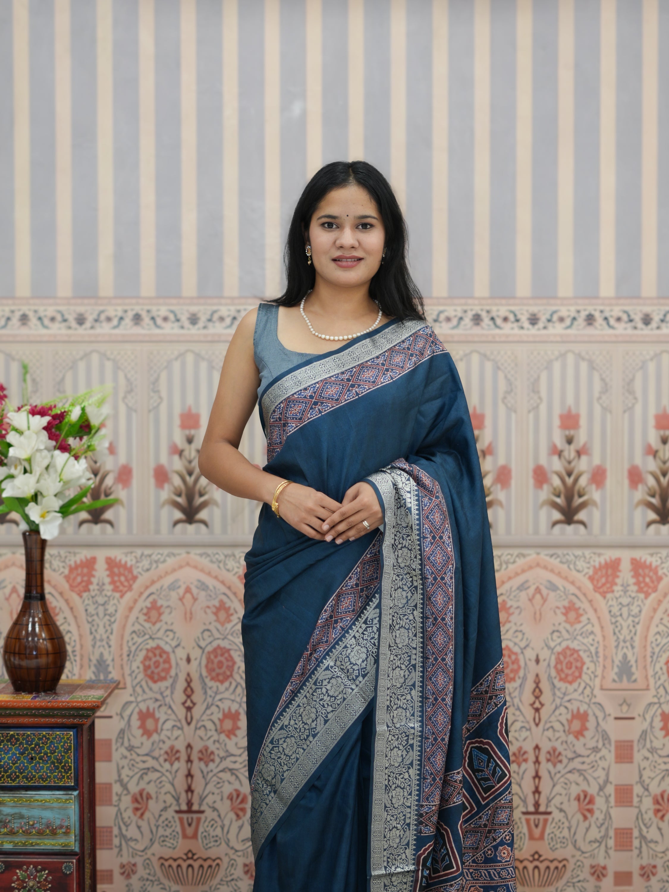 Buy Banarasi Saree With Wedding Wear Tanmira 