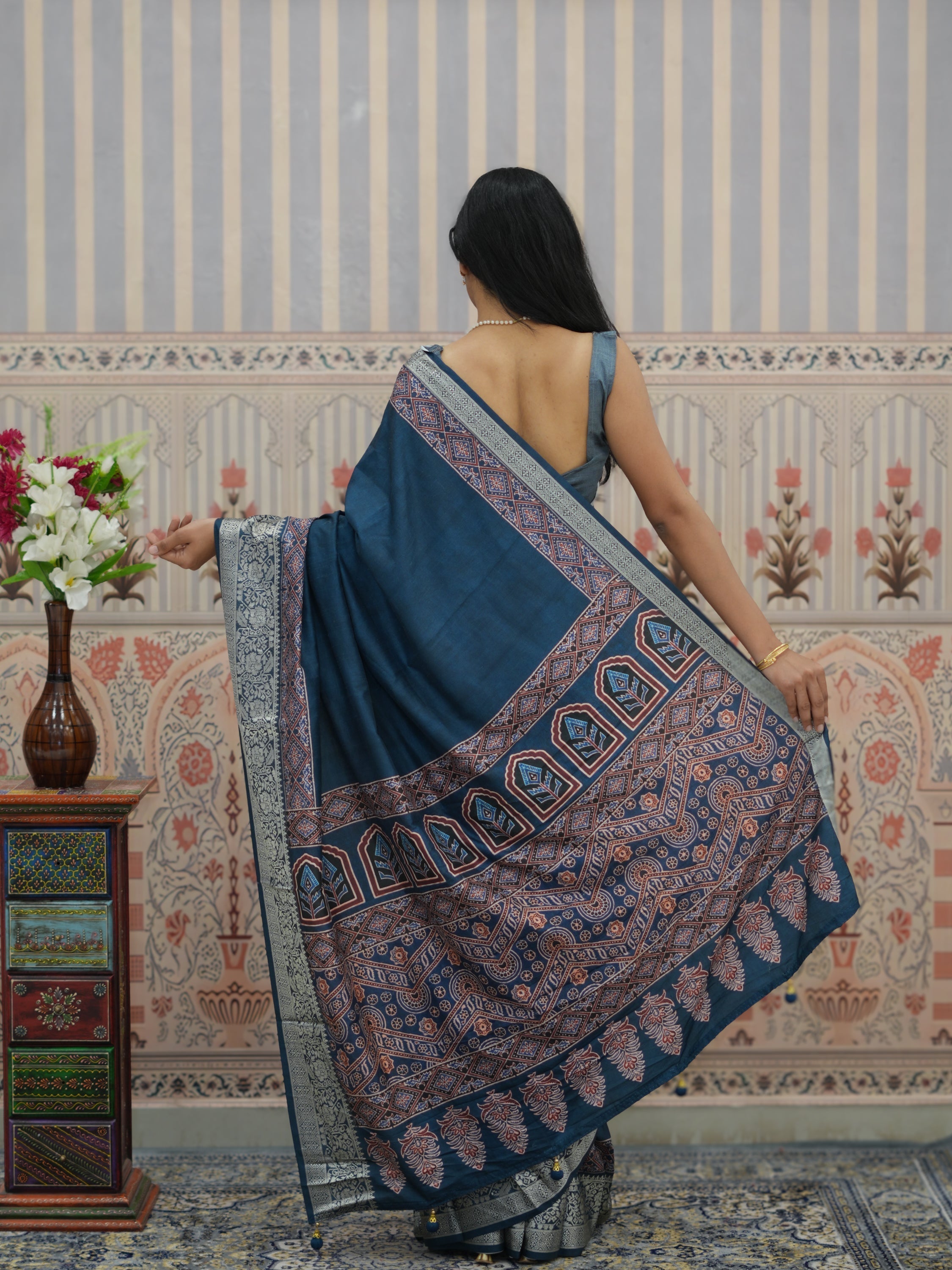 Buy Banarasi Saree With Wedding Wear Tanmira 