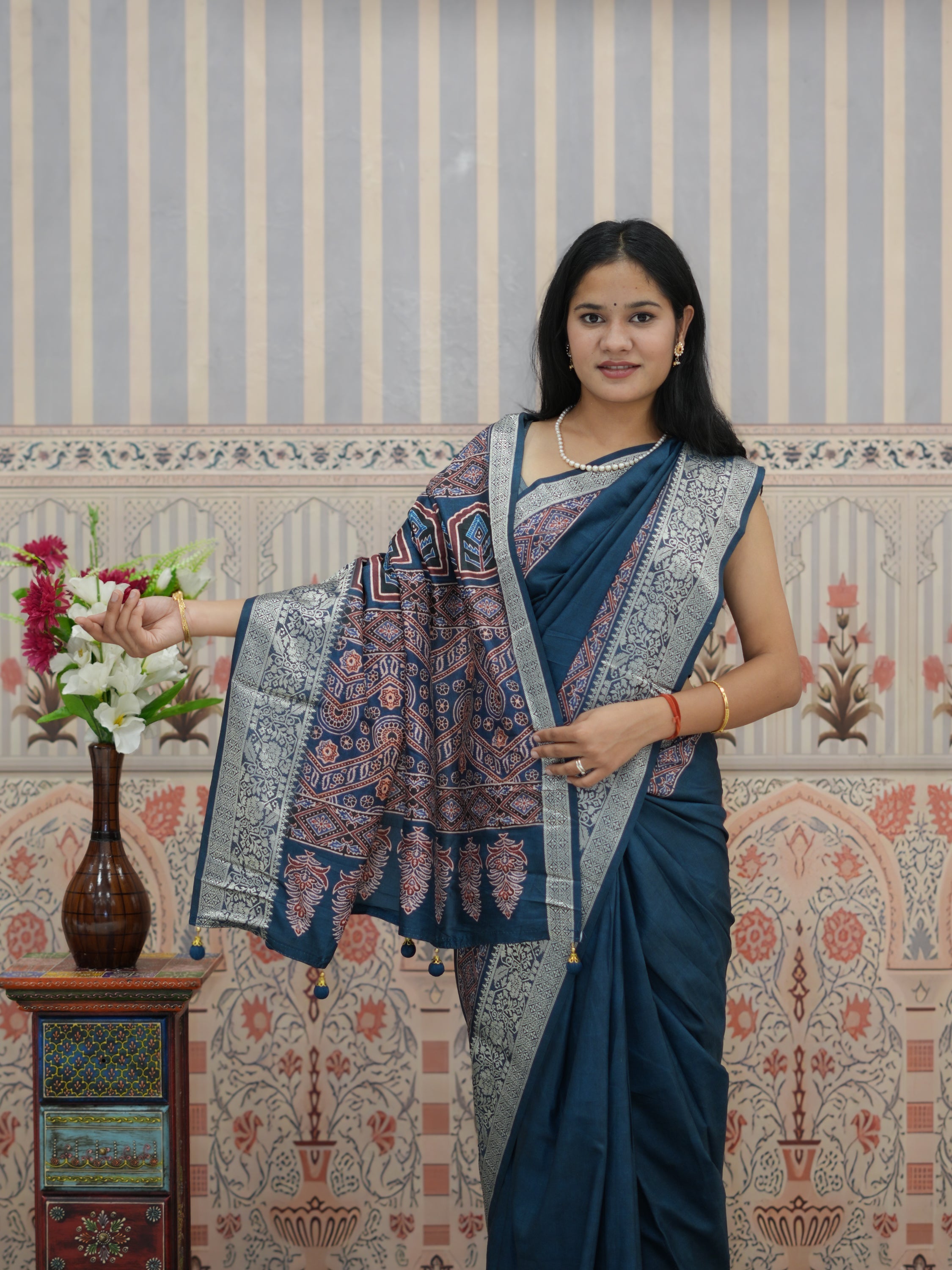 Buy Banarasi Saree With Wedding Wear Tanmira 