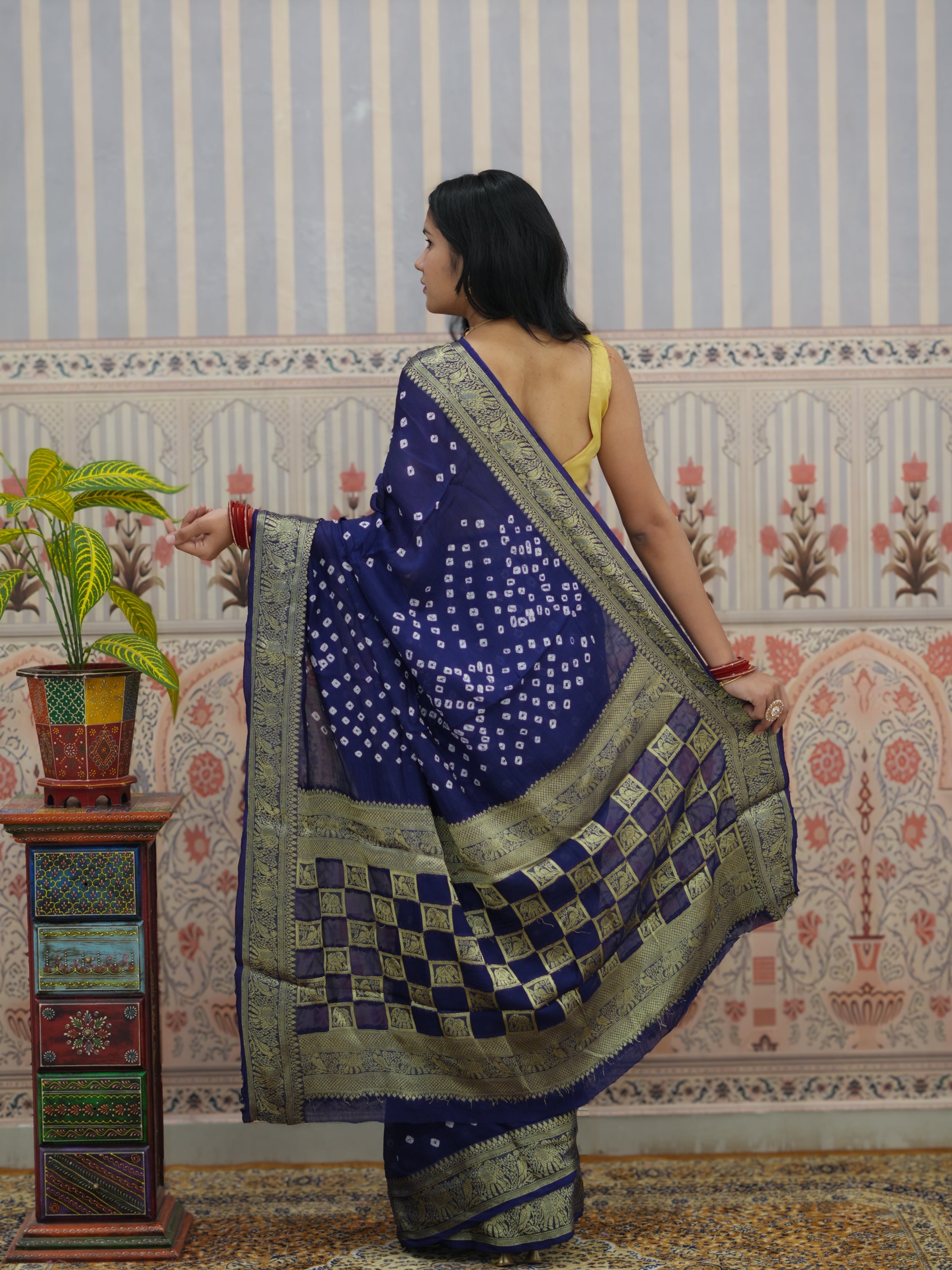 Buy Bandhani Saree With Zari Weaving Border Tanmira 