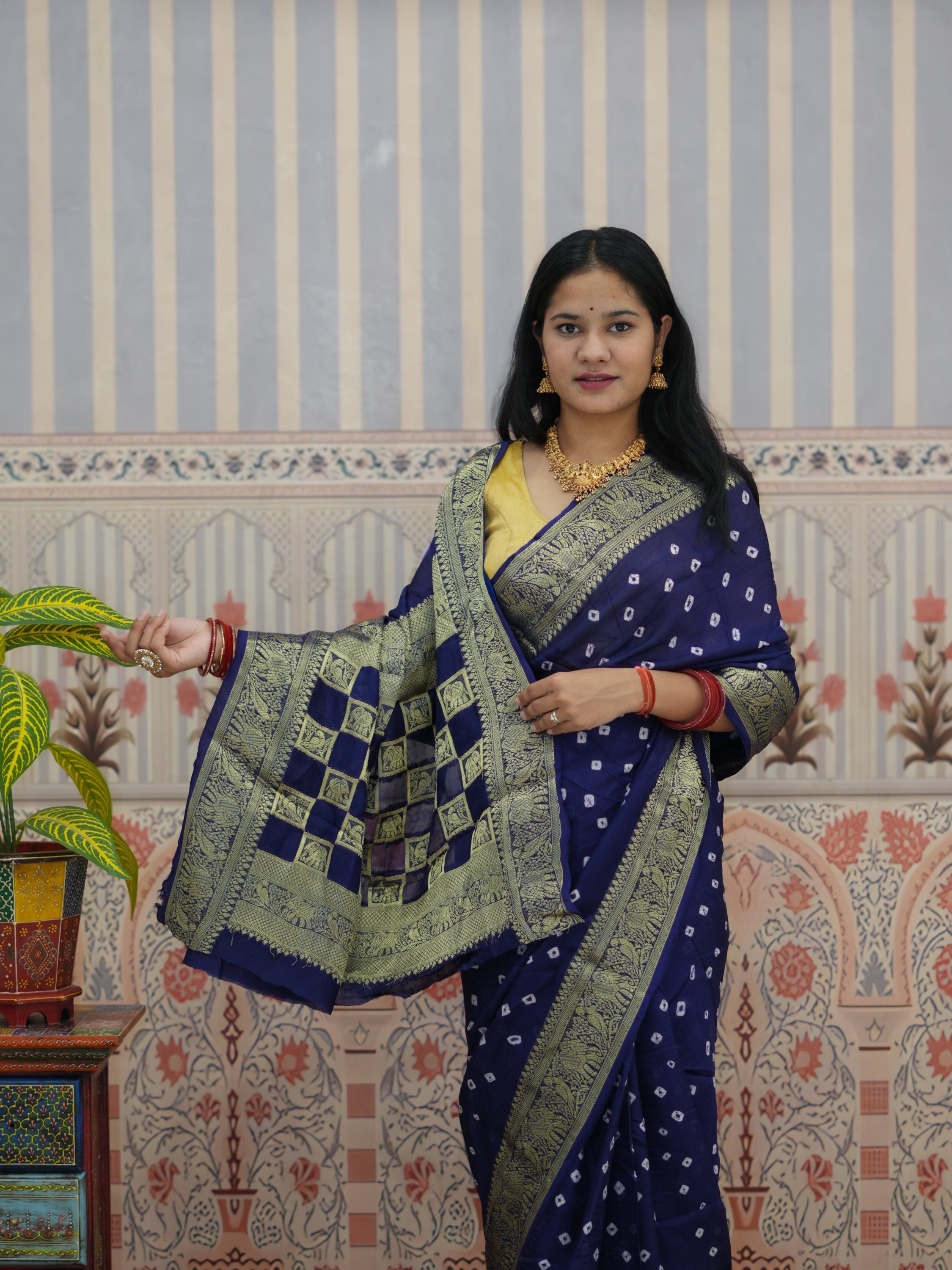 Buy Bandhani Saree With Zari Weaving Border Tanmira 