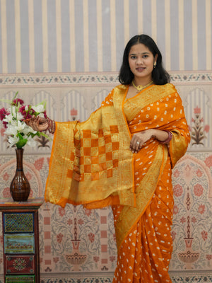 Buy Bandhani Saree With Viscose Silk Tanmira 