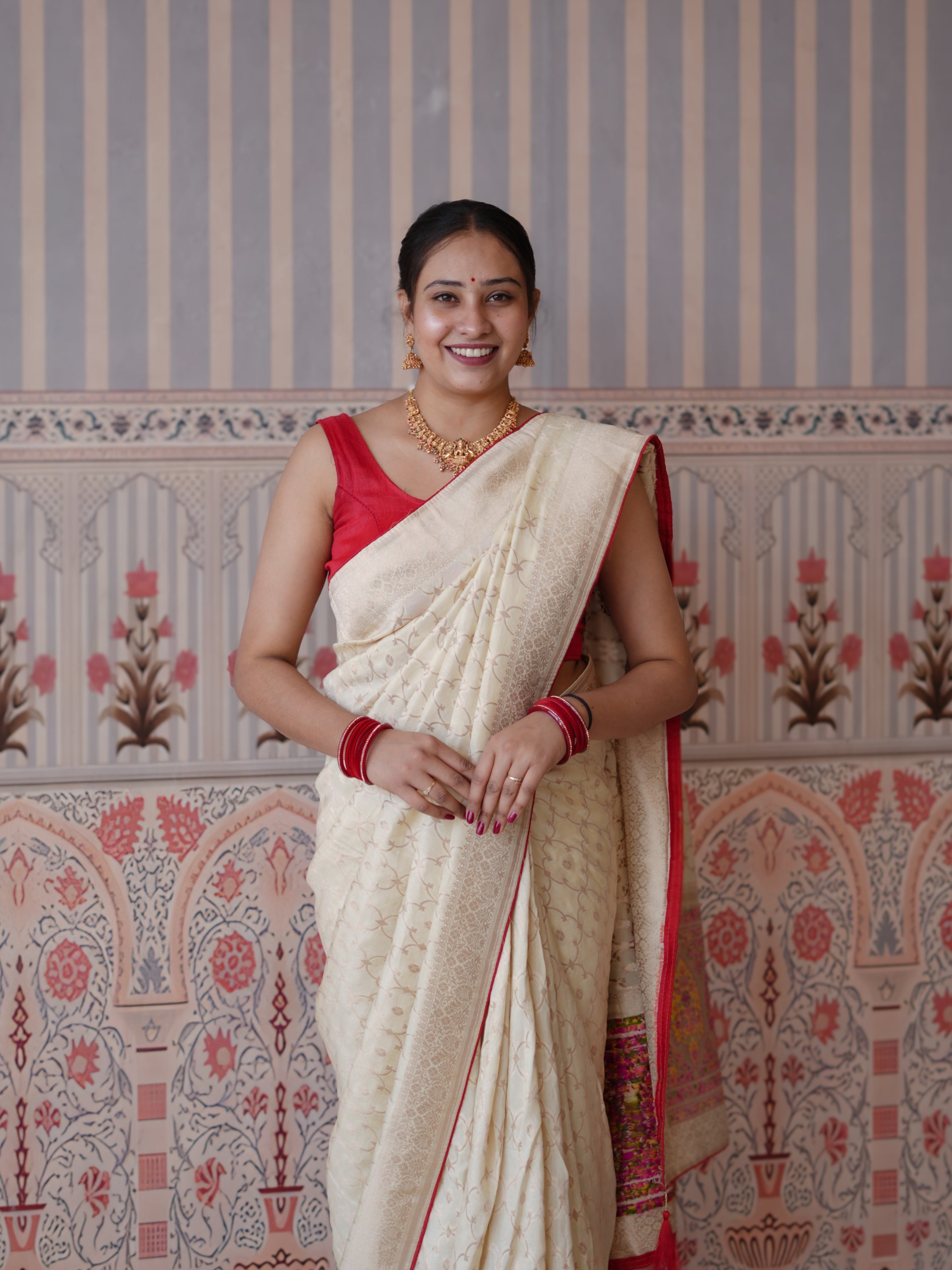 Buy Banarasi Pattern Saree With Dola Silk Tanmira  Image 4