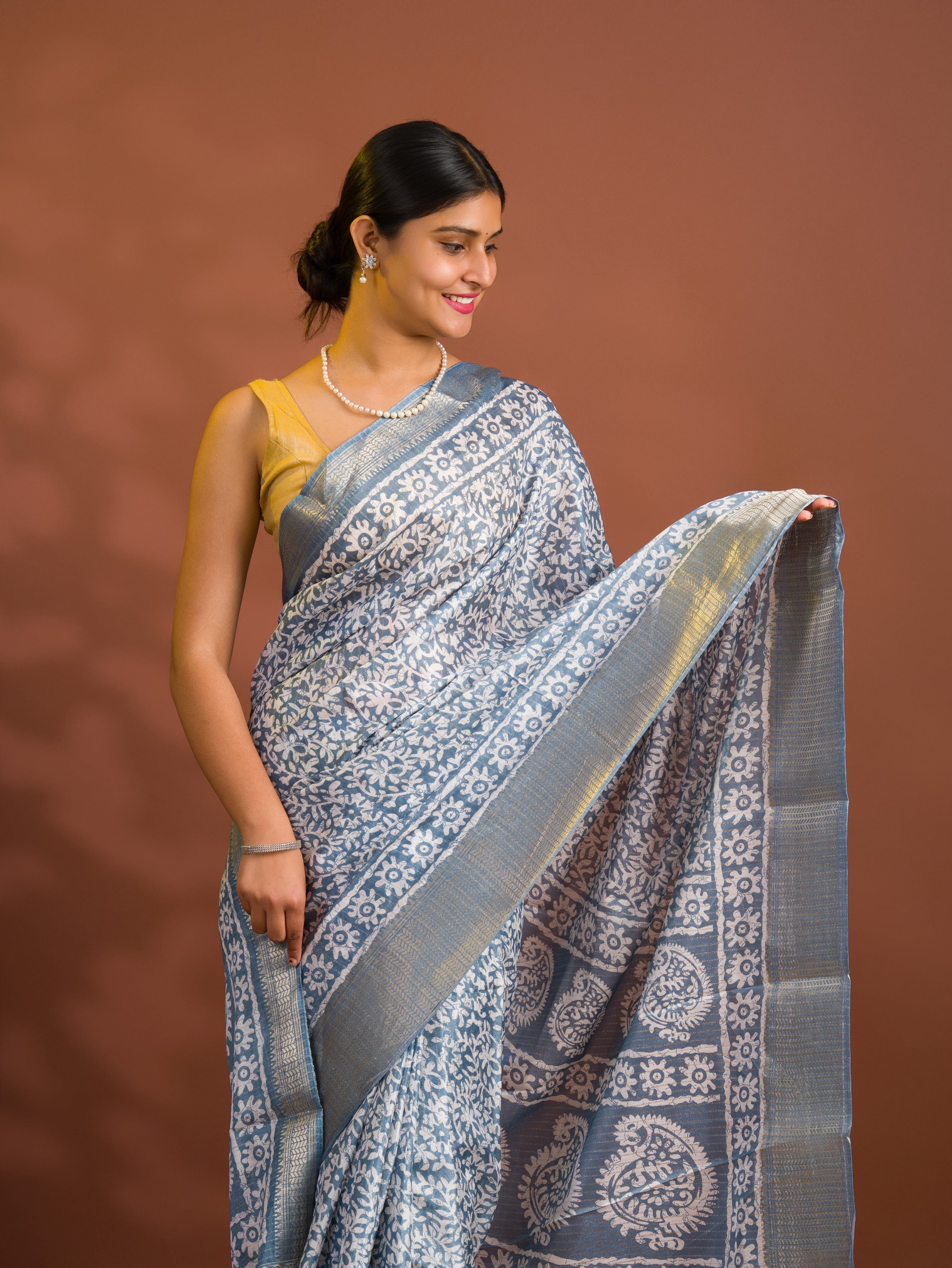 By Printed Style With Zari border