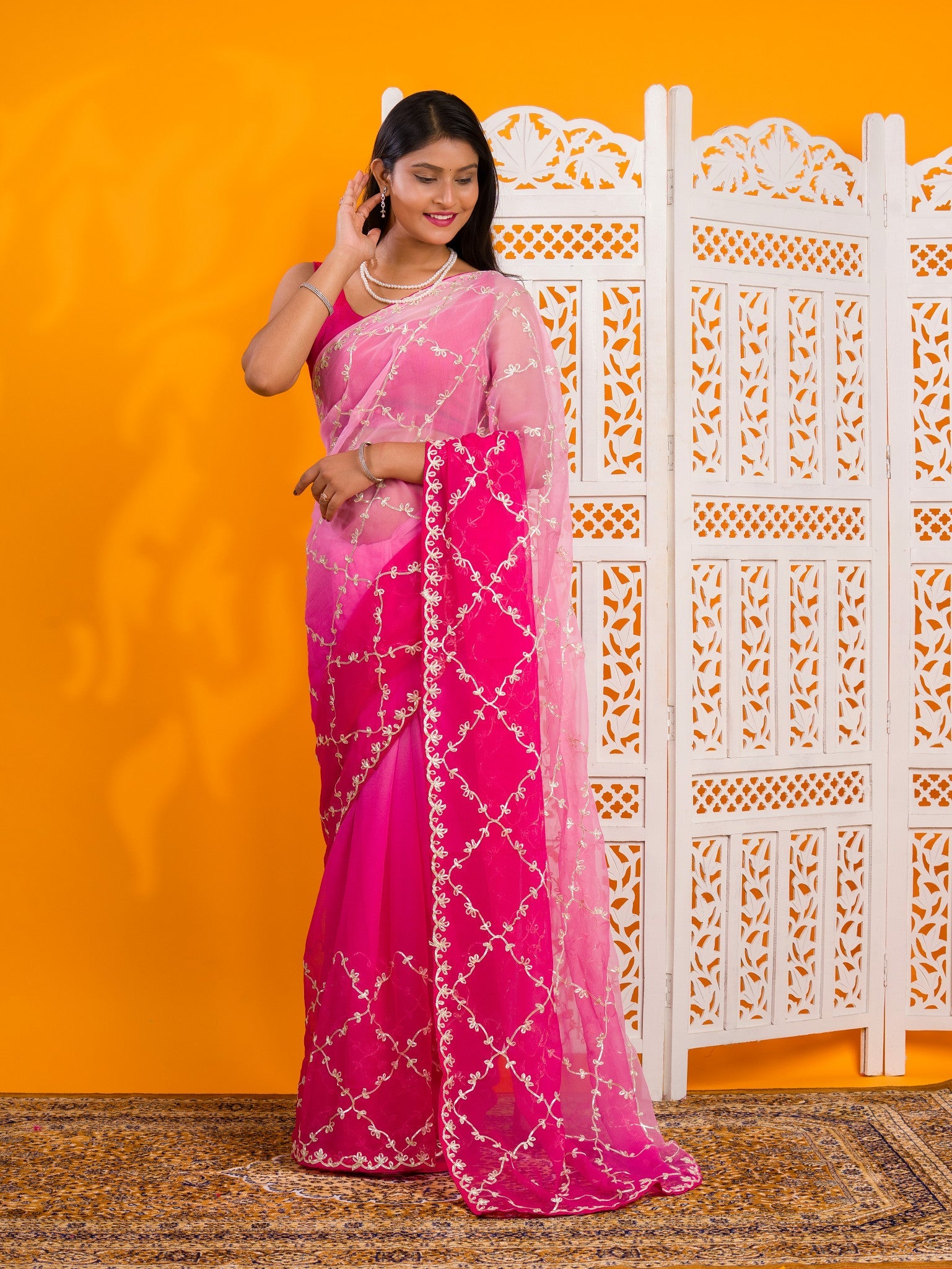 By New Beaytiful  Chiffon Bollywood Style With Gotapatti Work Saree