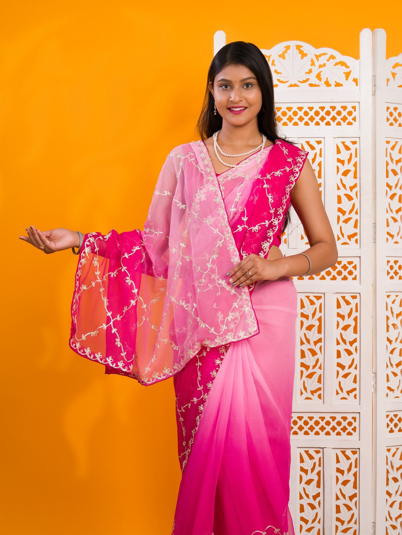 By New Beaytiful  Chiffon Bollywood Style With Gotapatti Work Saree