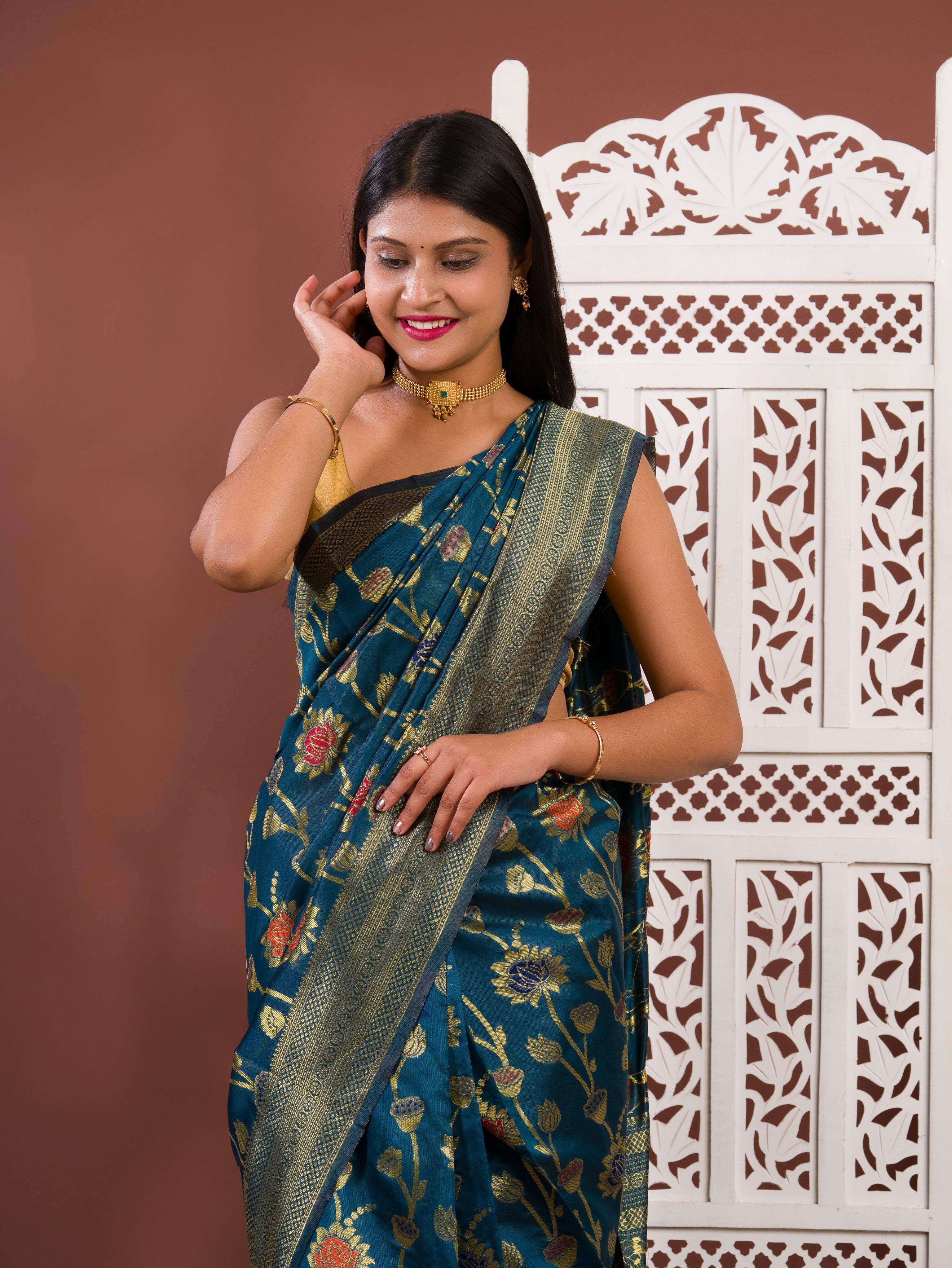 By Ghatchol Saree