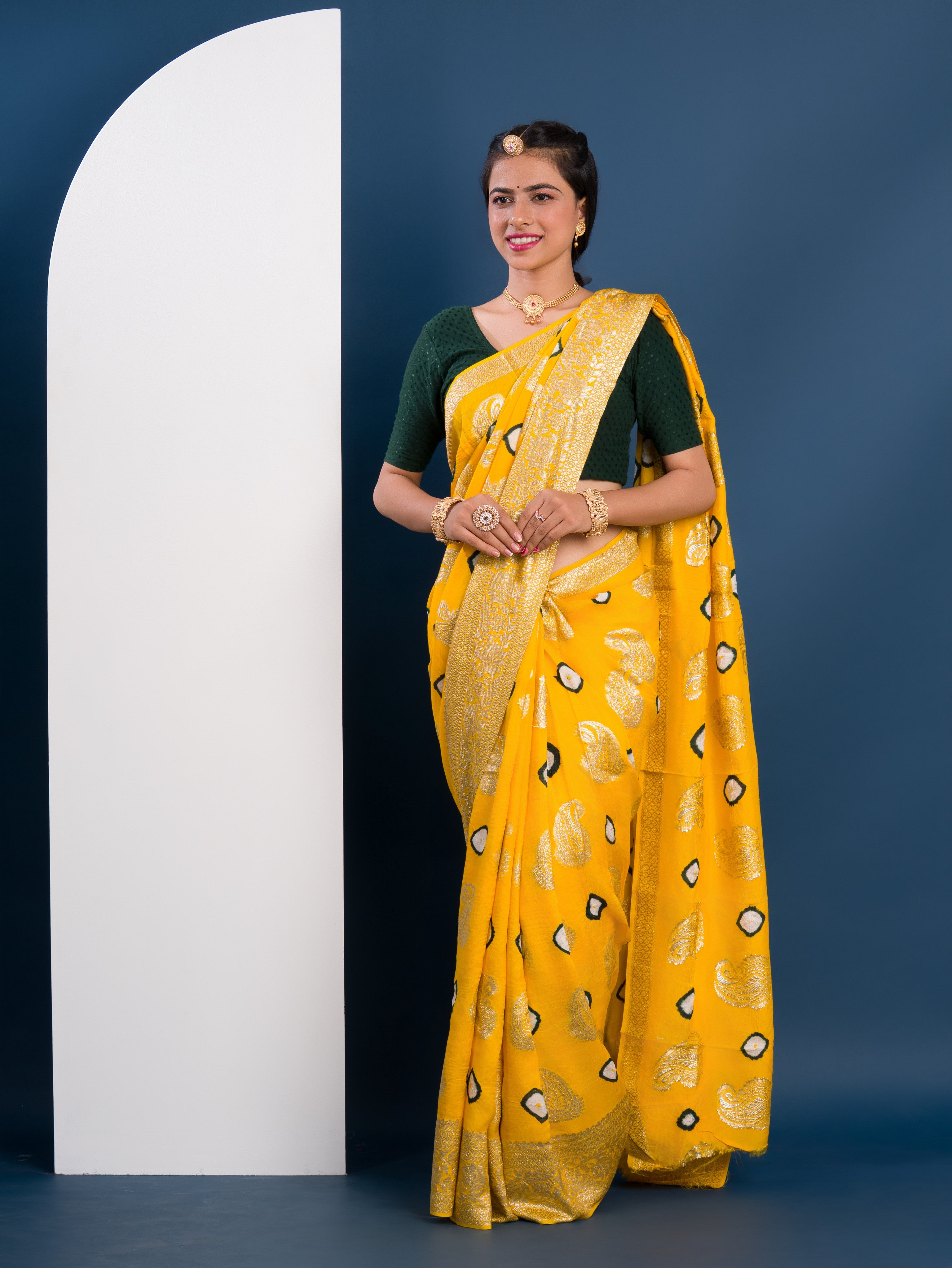 Tanmira New Beautiful Dola Silk Bandhani Zari Weaving Work Saree RTK