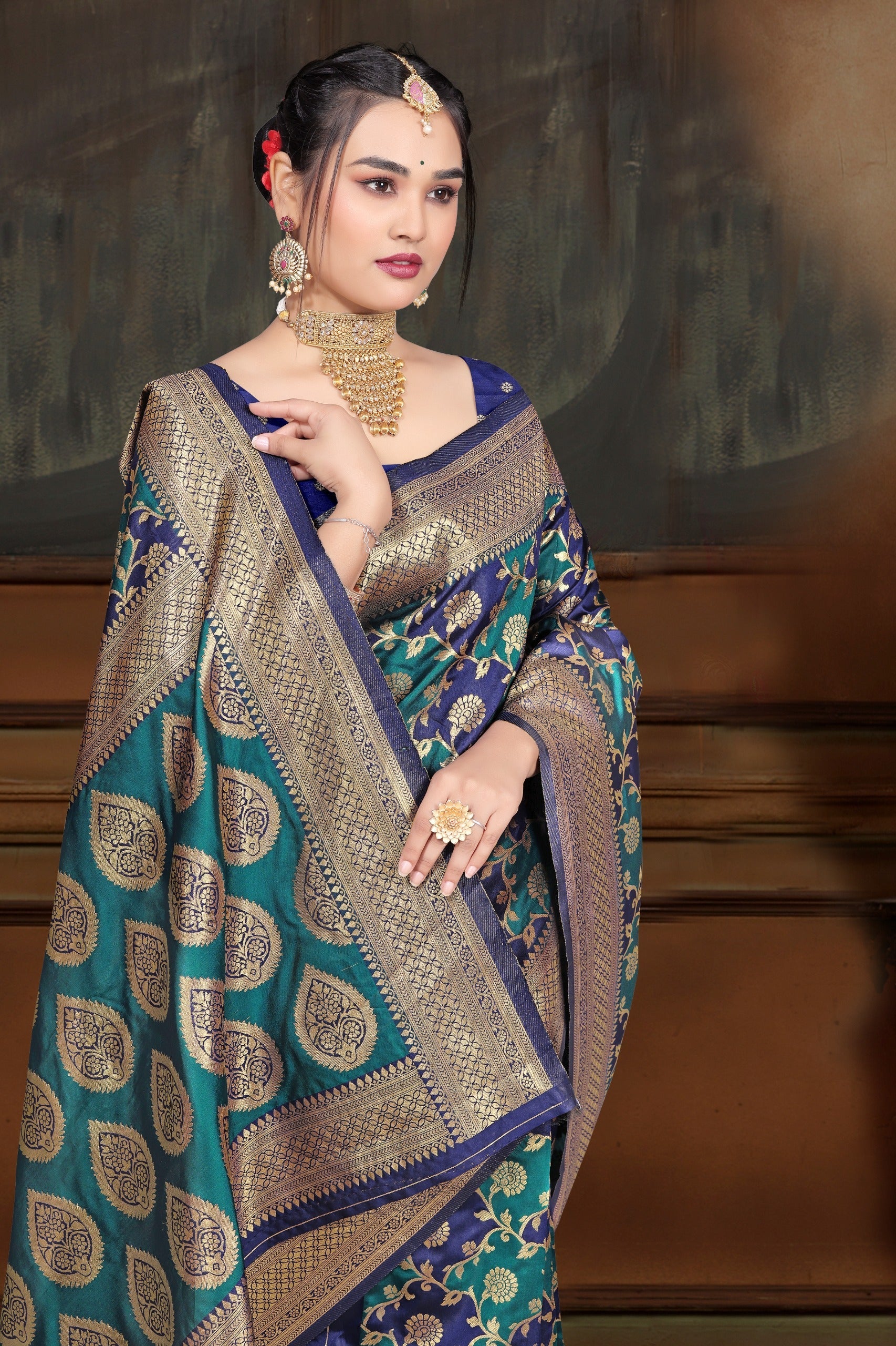 Tanmira New Latest Dola silk Banarasi Style with Zari Weaving Saree DC
